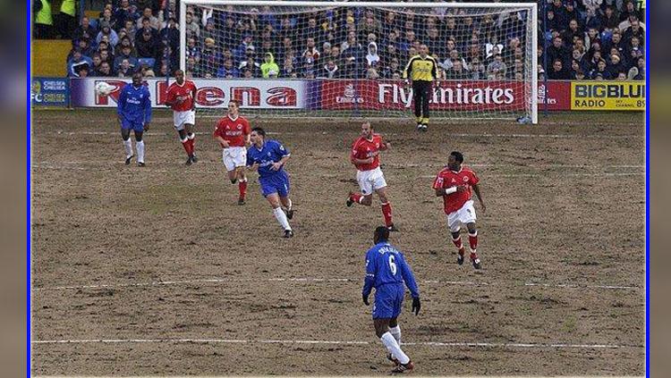 Stamford Bridge 2003. Copyright: The18.com