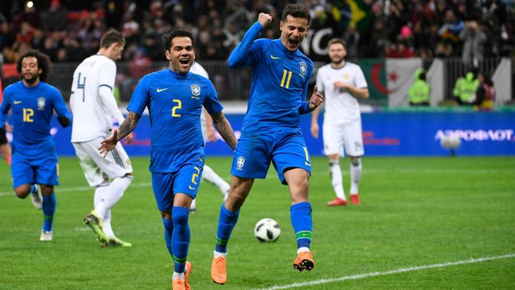 Selebrasi Coutinho setelah cetak gol kedua. - INDOSPORT