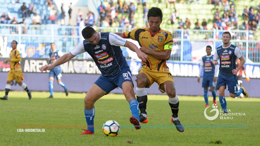 Arema FC vs Mitra Kukar