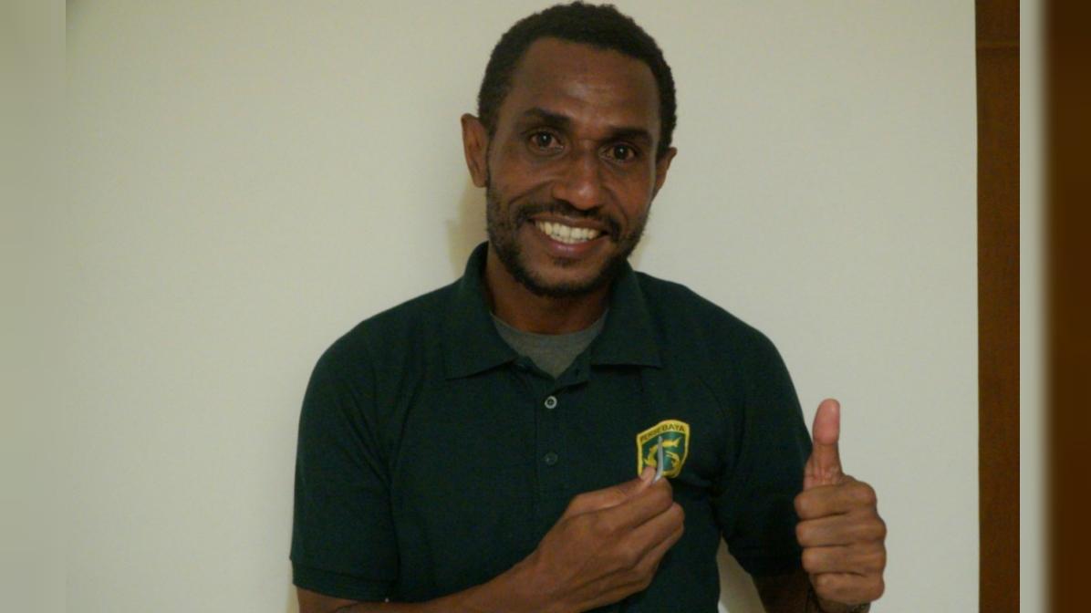 Izaac Wanggai, pemain anyar Persebaya.