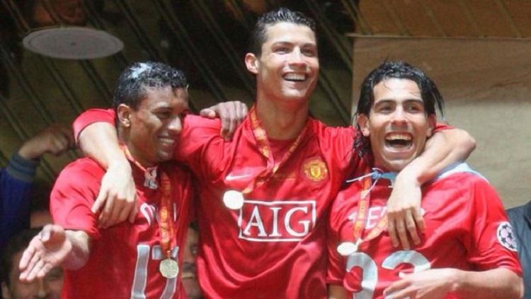 Nani, Cristiano Ronaldo, dan Carlos Tevez saat membawa Manchester United juara Liga Champions 2007/08. - INDOSPORT