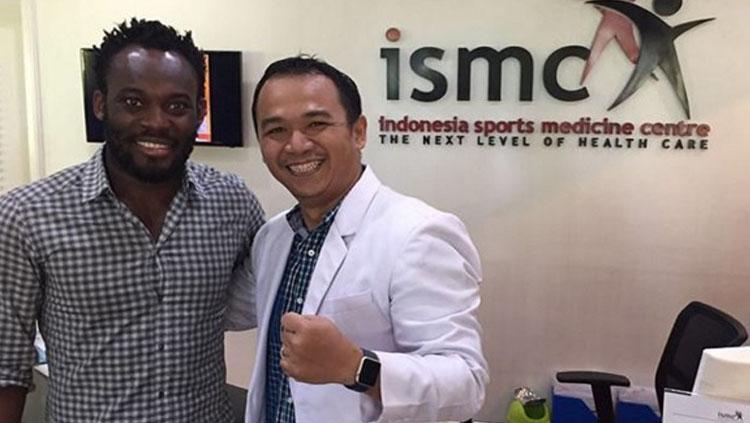 Michael Essien dan dr.Andi - INDOSPORT