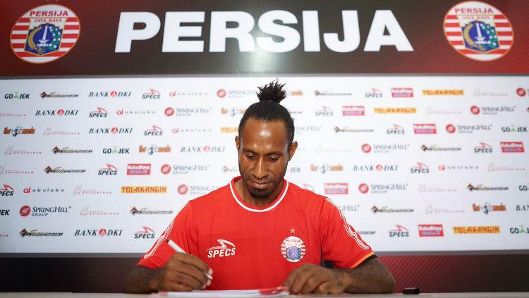Frengki Kogoya, resmi tanda tangan kontrak selama dua tahun bersama Persija.