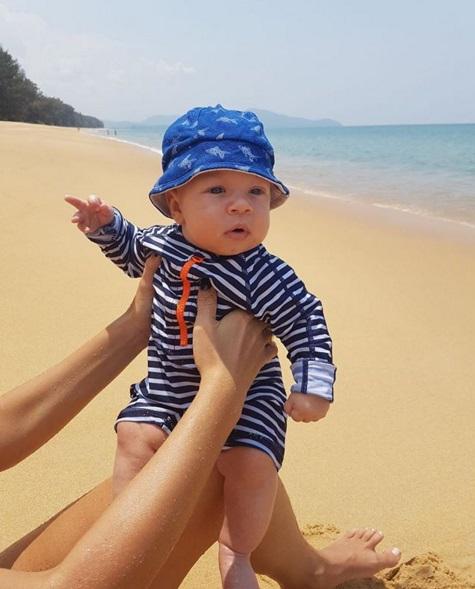 Ini gaya Daley saat diajak ke ke pantai Copyright: instagram@sylvanocomvalius