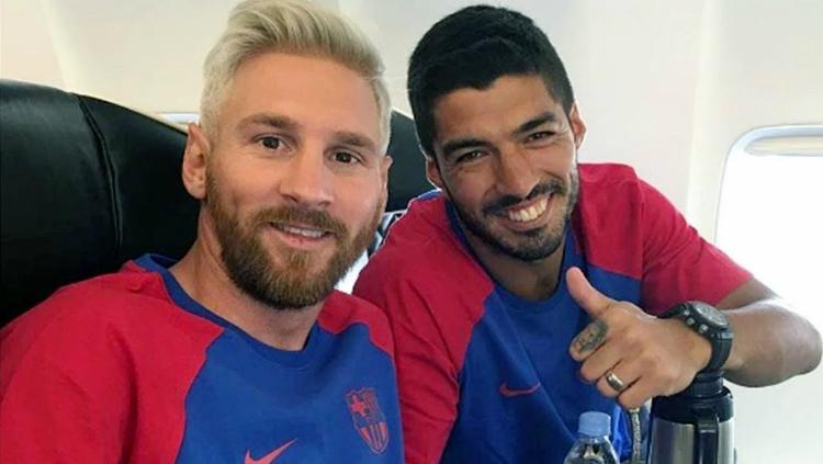 Dua bintang Barcelona selfie. - INDOSPORT