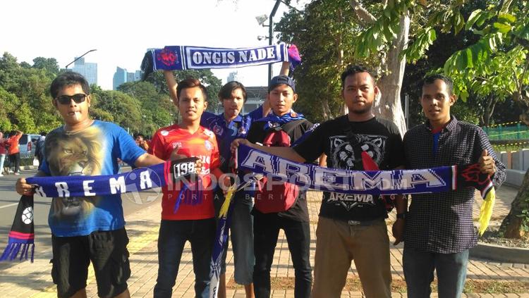 Pendukung Arema atau Aremania sudah tiba do Stadion Gelora Bung Karno untuk menyaksikan laga Persija kontra Arema.