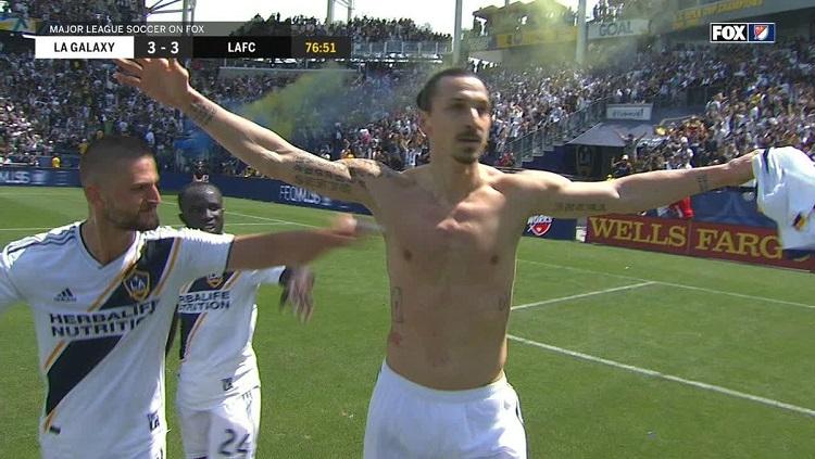 Zlatan Ibrahimovic cetak gol perdana di MLS. - INDOSPORT
