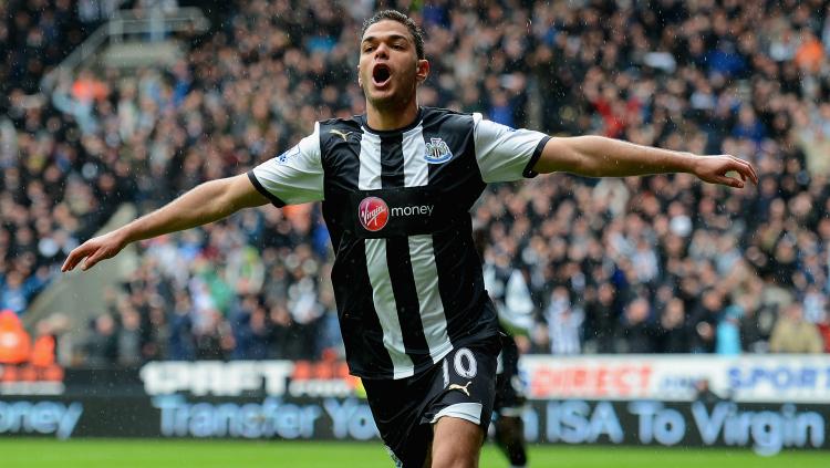 Hatem Ben Arfa adalah salah satu pemain asal Prancis yang berhasil tampil gemilang bersama klub Liga Inggris, Newcastle United.