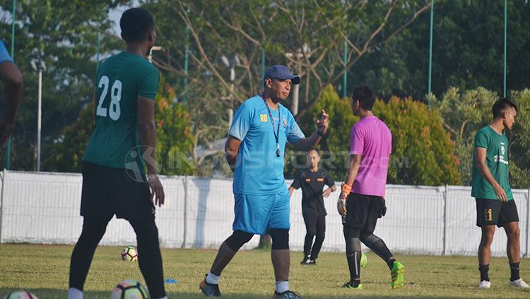 Rahmad Darmawan latihan bersama timnya Sriwijaya FC. - INDOSPORT