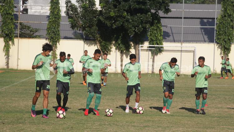 Persebaya Surabaya saat sedang latihan.