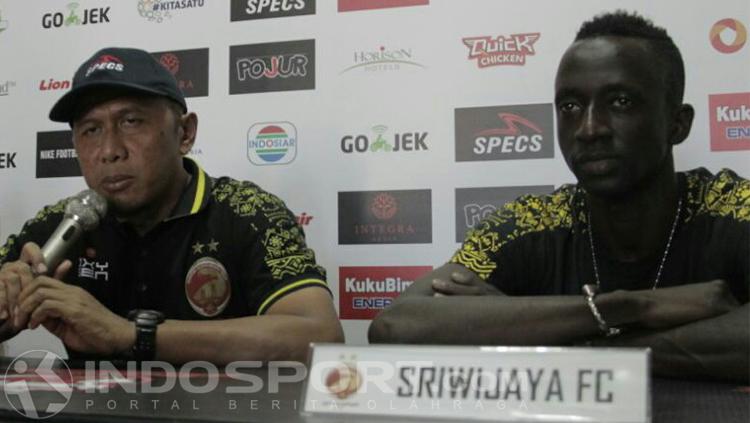 Rahmad Darmawan dan Makan Konate - INDOSPORT