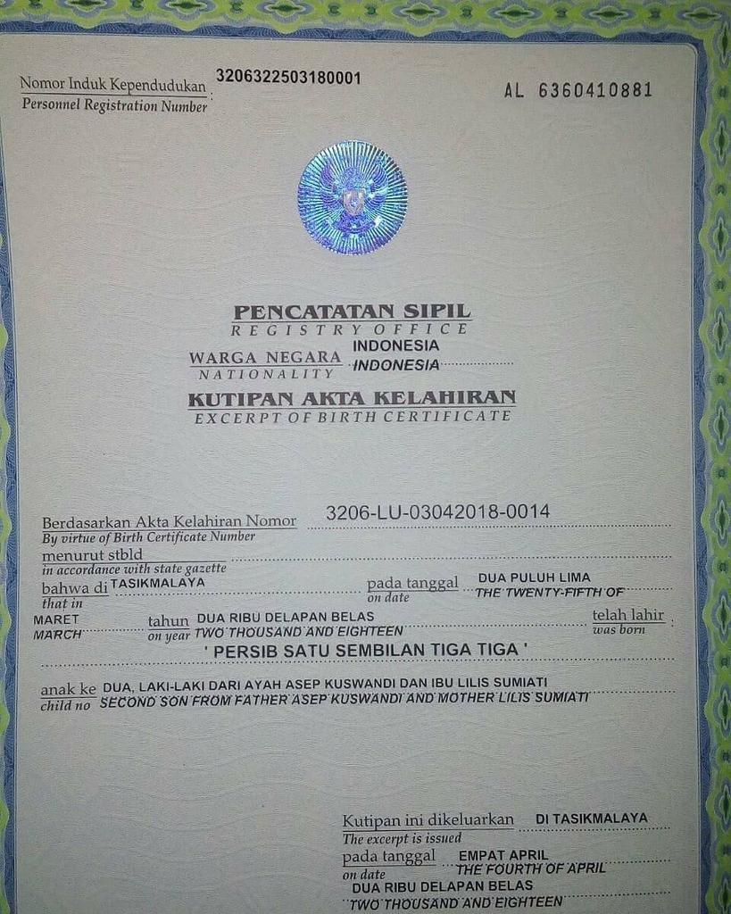 Akte anak bernama Persib Copyright: Facebook
