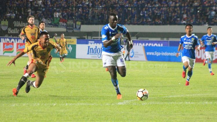 Penyerang andalan Persib Bandung, Ezechiel N’Douassel telah menunjukkan performa fantastisnya pada musim 2018 ini. - INDOSPORT