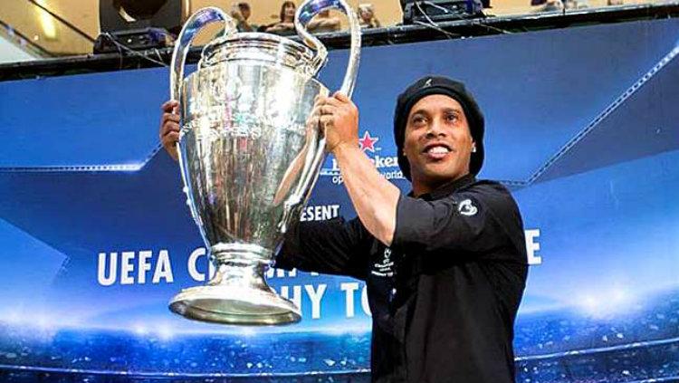 Lima pemain muda di Eropa ini ternyata mengidolakan Ronaldinho. Terlepas dari kisahnya yang kontroversial saat ini. - INDOSPORT
