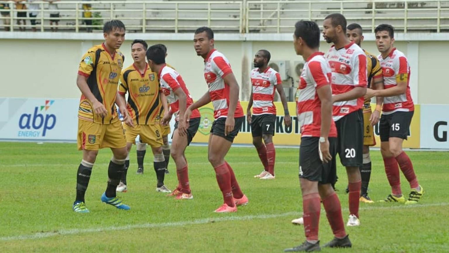 Mitra Kukar vs Madura United Copyright: Instagram@mitrakukarfc.foto