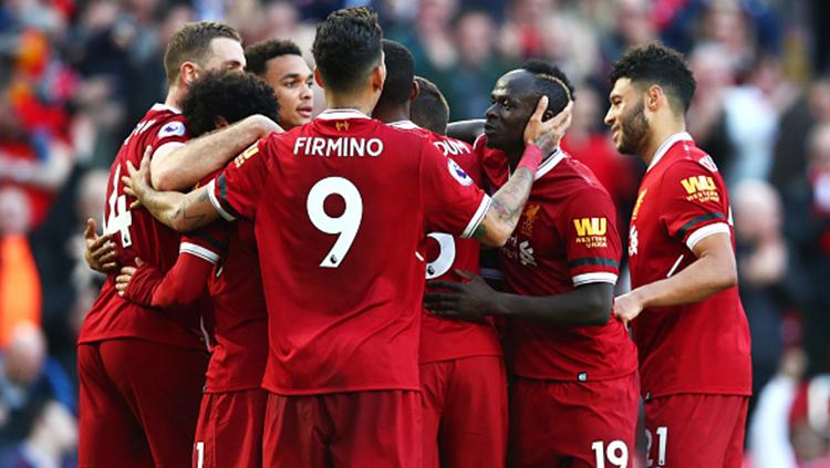 Skuat Liverpool merayakan gol yang dicetak oleh Mohamed Salah. Copyright: INDOSPORT