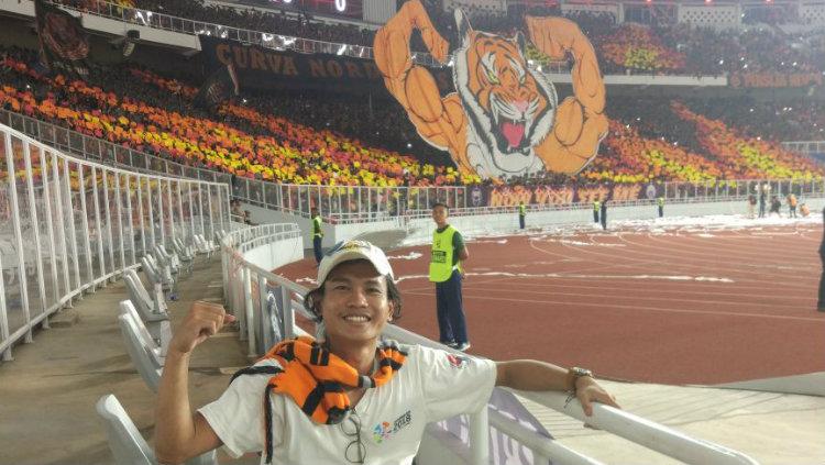 The Jakmania penyandang disabilitas Ivo Syahdan. - INDOSPORT