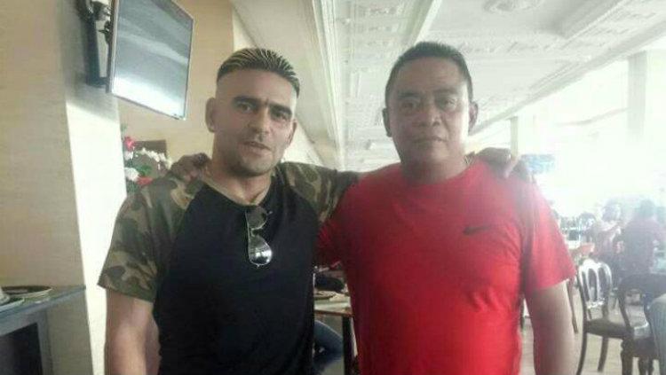Cristian Gonzales (kiri). - INDOSPORT