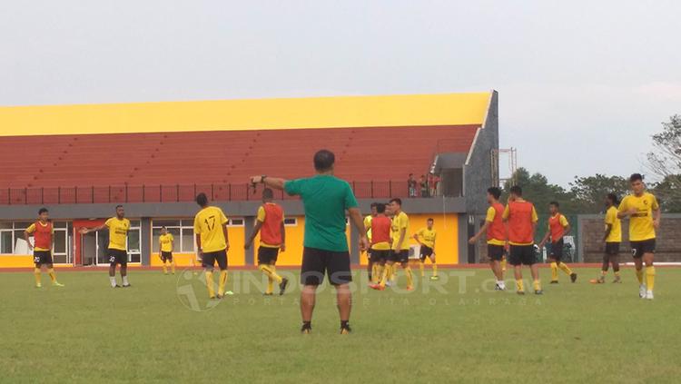 Suasana latihan Sriwijaya FC. - INDOSPORT