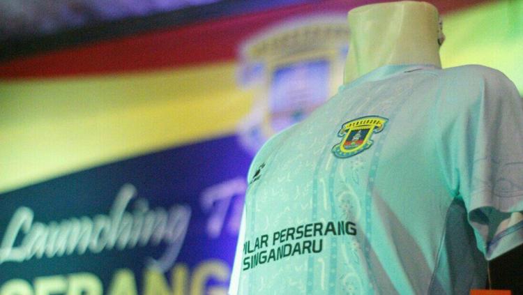 Tampilan jersey anyar Perserang Banten. - INDOSPORT