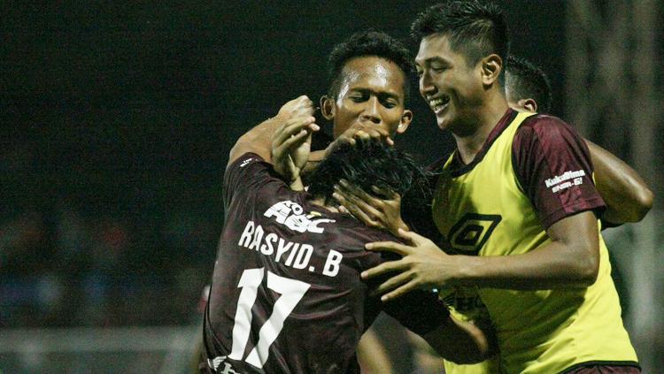 Selebrasi pemain PSM Makassar melawan PS TIRA.