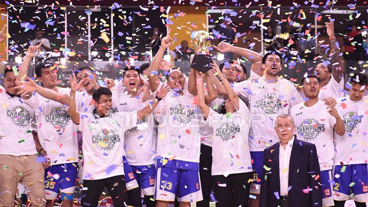 Satria Muda Pertamina juara IBL 2018 Copyright: INDOSPORT/Herry Ibrahim