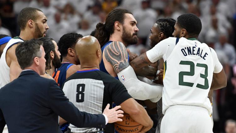 Steven Adams dan Jae Crowder sempat ribut di laga Thunder vs Jazz.