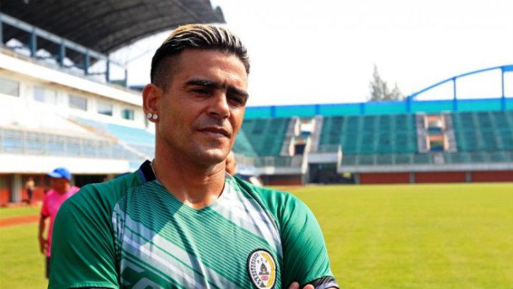 Pemain PSS Sleman Cristian Gonzales.