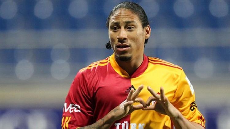 Juan Pablo Pino saat berseragam Galatasaray.