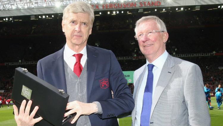 Arsene Wenger dan Sir Alex Ferguson memang dikenal sebagai manager terlama yang pernah menangani sebuah tim ternamadi Liga Inggris. - INDOSPORT
