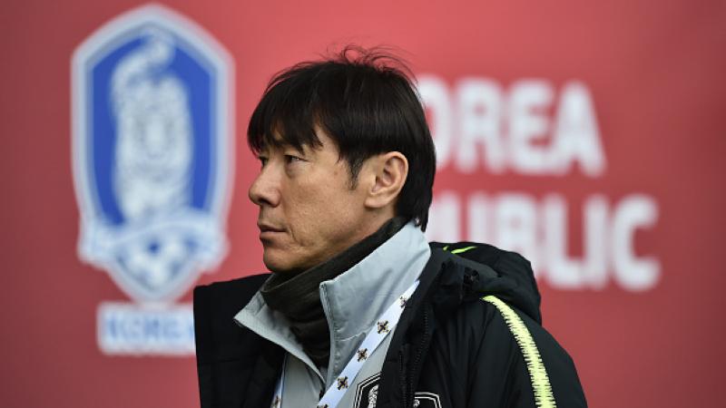 Shin Tae-yong dipercaya menjadi pelatih timnas Indonesia di saat negaranya sendiri, Korea Selatan, justru memakai jasa pelatih asing. - INDOSPORT