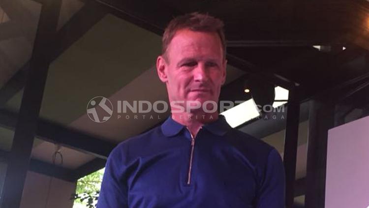 Teddy Sheringham di sebuah acara di Jakarta.