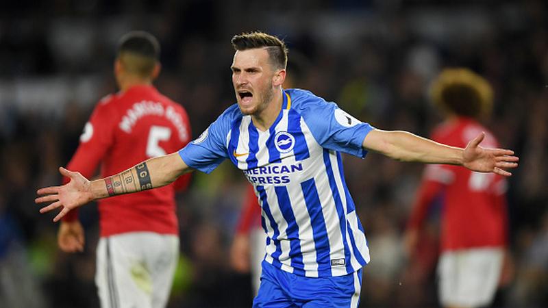 Klub Liga Inggris (Premier League), Liverpool, merasa dicurangi wasit usai pelanggaran brutal pemain Brighton & Hove Albion, Pascal Gross. - INDOSPORT