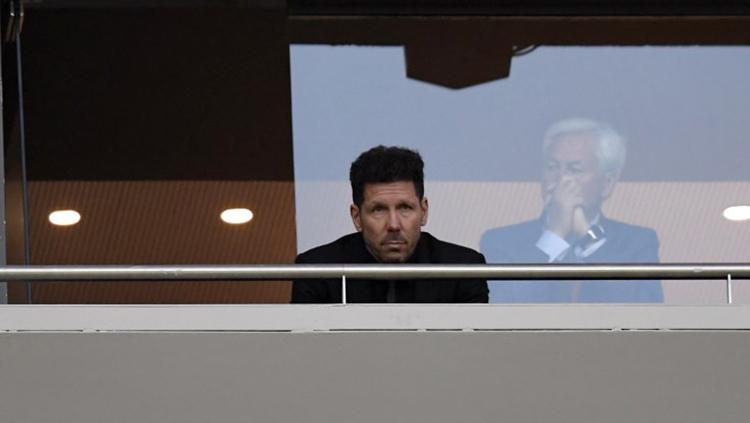 Diego Simeone saat medapat hukuman.