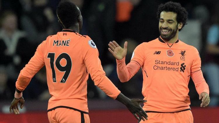 Mohamed Salah dan Sadio Mane lakukan selebrasi Copyright: premierleague.com