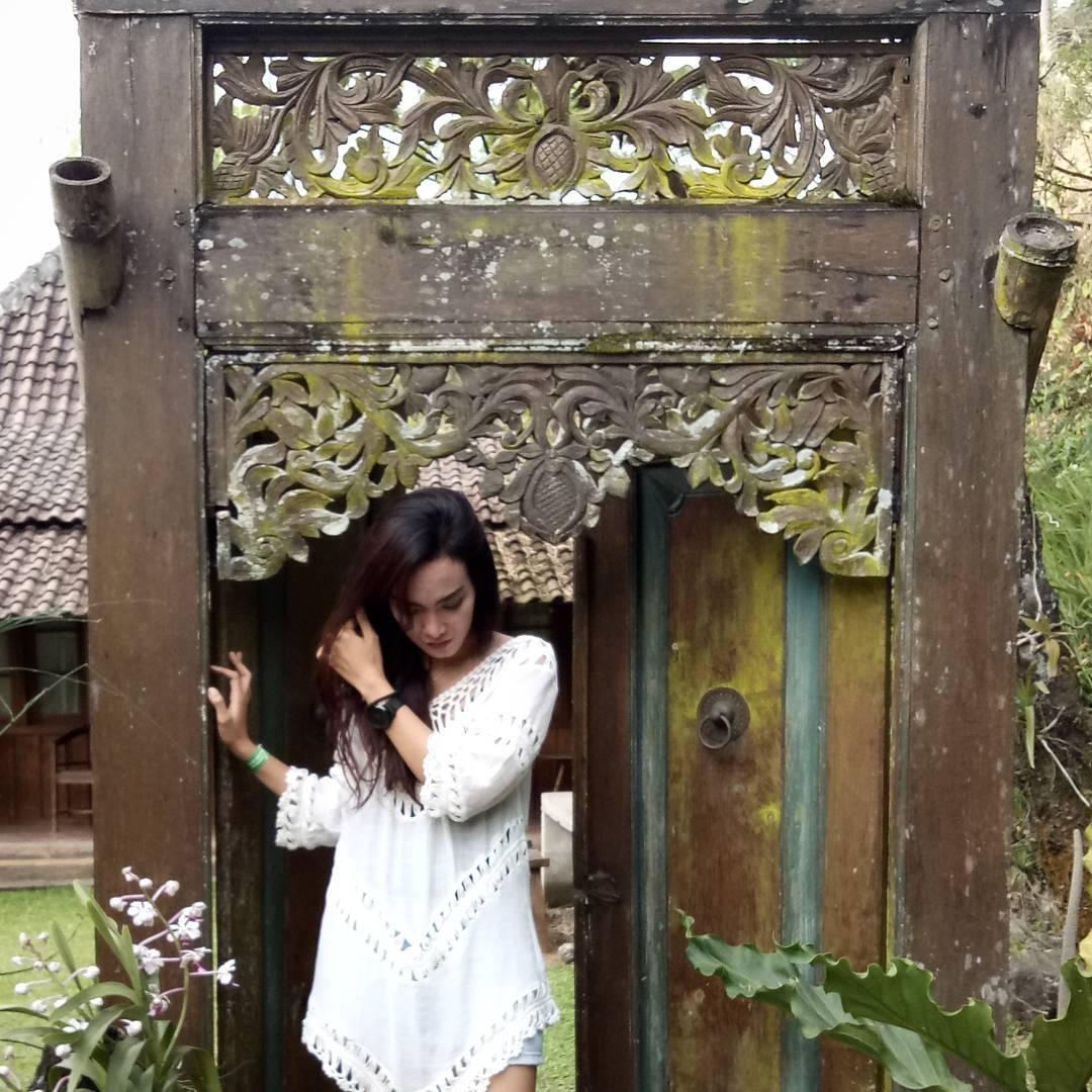 Sally Atyasasmi, manajer Persibo Bojonegoro Copyright: instagram @sallyastya