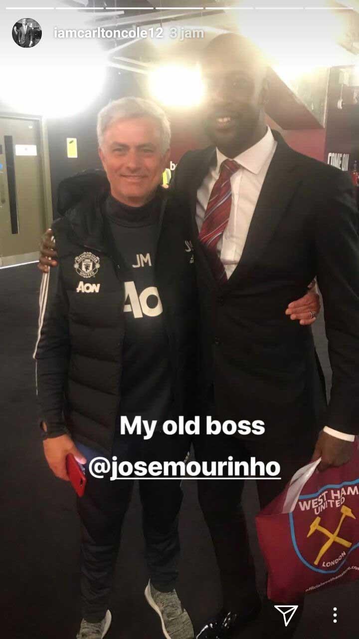 Carlton Cole dan Jose Mourinho. Copyright: Story Carlton Cole