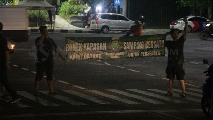 Bonek dalam acara galang dana