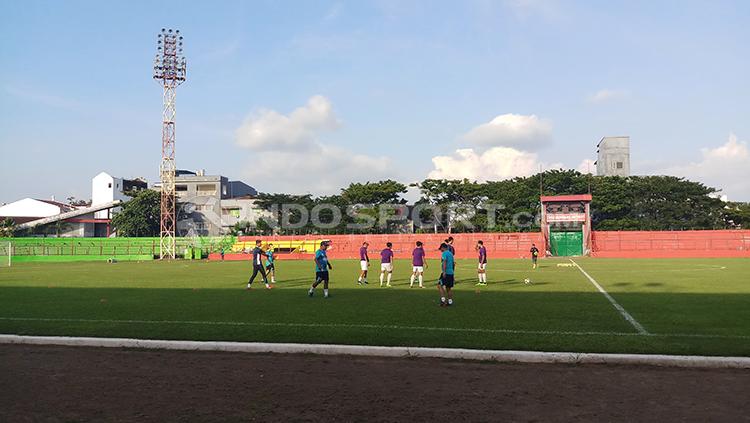 Skuat PSM Makassar menjalani latihan. Copyright: Wira Wahyu Utama/INDOSPORT