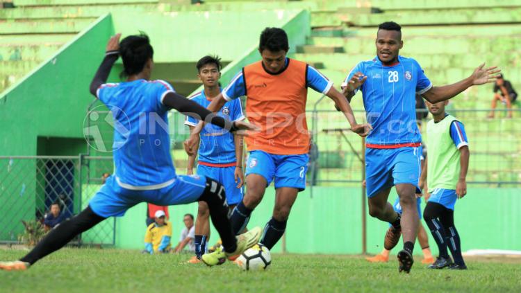 Suasana latihan Arema FC.