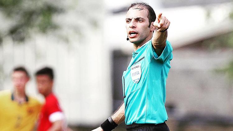 Wasit asal Turki, Al Khudayr. - INDOSPORT