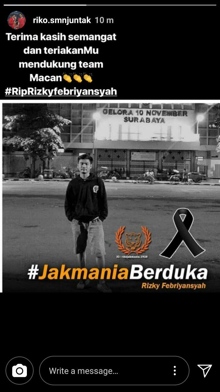 Jakmania Berduka. Copyright: instagram@riko.smnjuntak