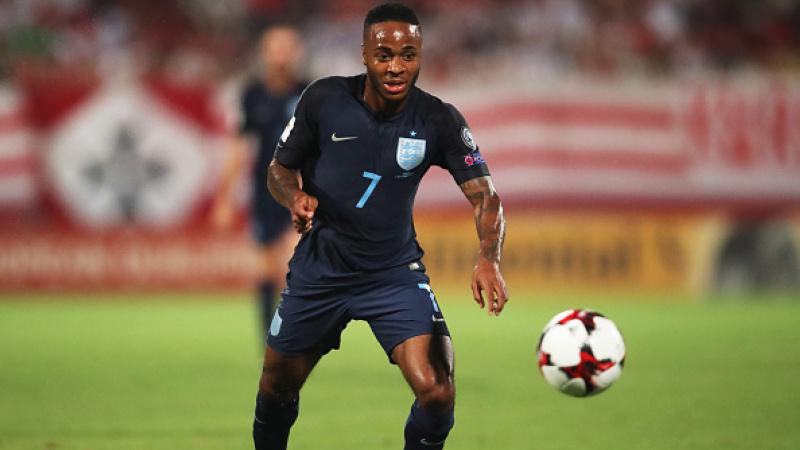 Aksi Raheem Sterling saat memperkuat Timnas Inggris. - INDOSPORT