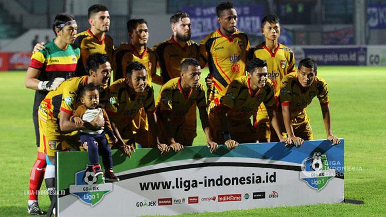Skuat Mitra Kukar dalam pertandingan Liga 1.
