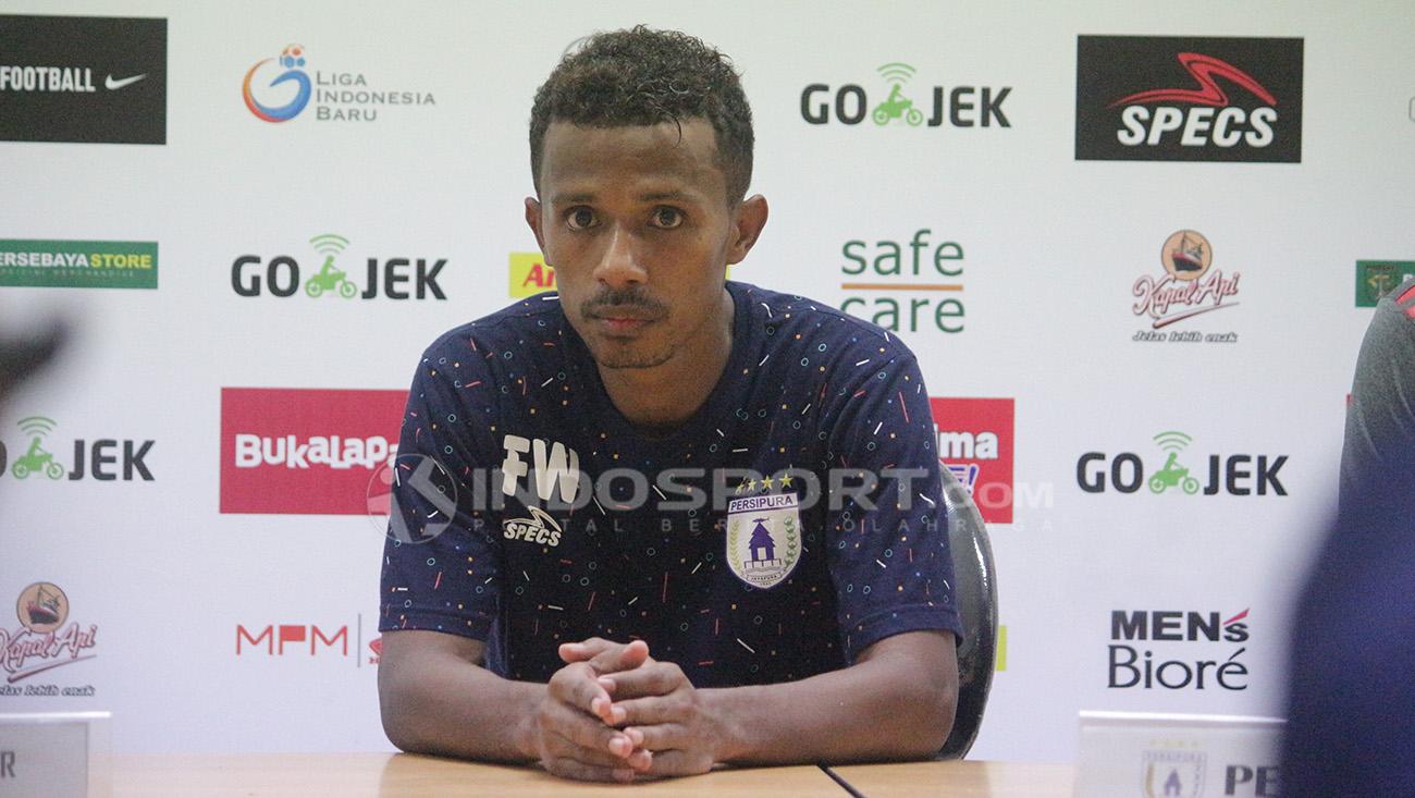 Pemain Persipura Jayapura, Prisca Elisa Womsiwor dalam jumpa pers.
