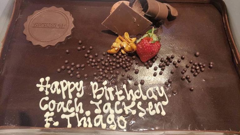 Bentuk kue perayaan ulang tahun ke-50 Jacksen F. Tiago.