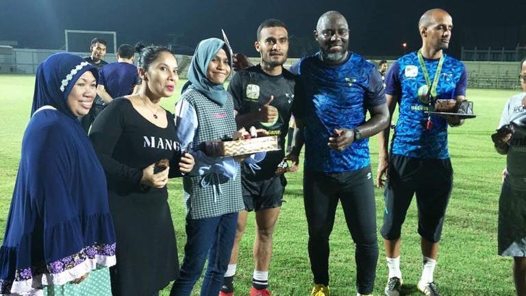 Merayakan ulang tahun, Pelatih Barito Putera Jacksen F Tiago.