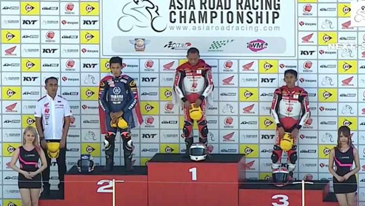 Rheza Danica dan Mario SA merebut podium pertama dan ketiga di Race pertama kelas AP250 di Suzuka Jepang. - INDOSPORT