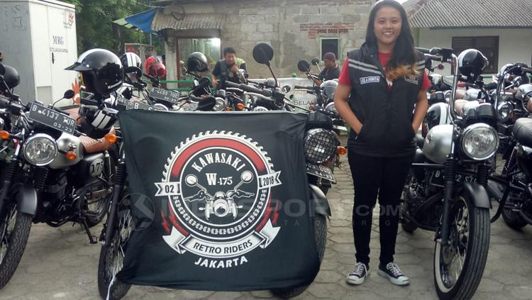 Isla Bonita, anggota Kawasaki Retro Riders W175 Jakarta. - INDOSPORT