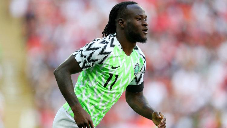 Victor Moses saat membela Nigeria di pertandingan persahabatan kontra Inggris. Copyright: Getty Images